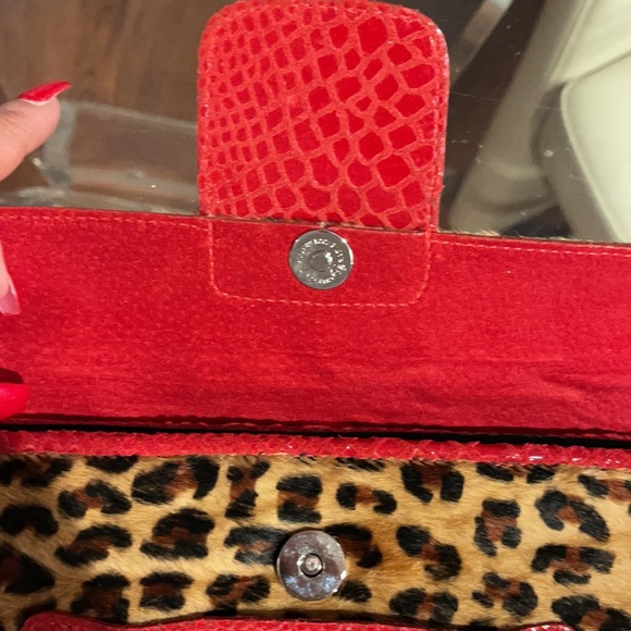 Pink Moon Cheetah skin with red leather clutch - Picture 3 of 4